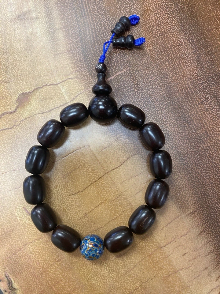 Pulsera de sándalo rojo hoja pequeña india de 15 mm de súper calidad 印度小叶紫檀手串 (其中一颗大漆工艺) Foto 4 de 4