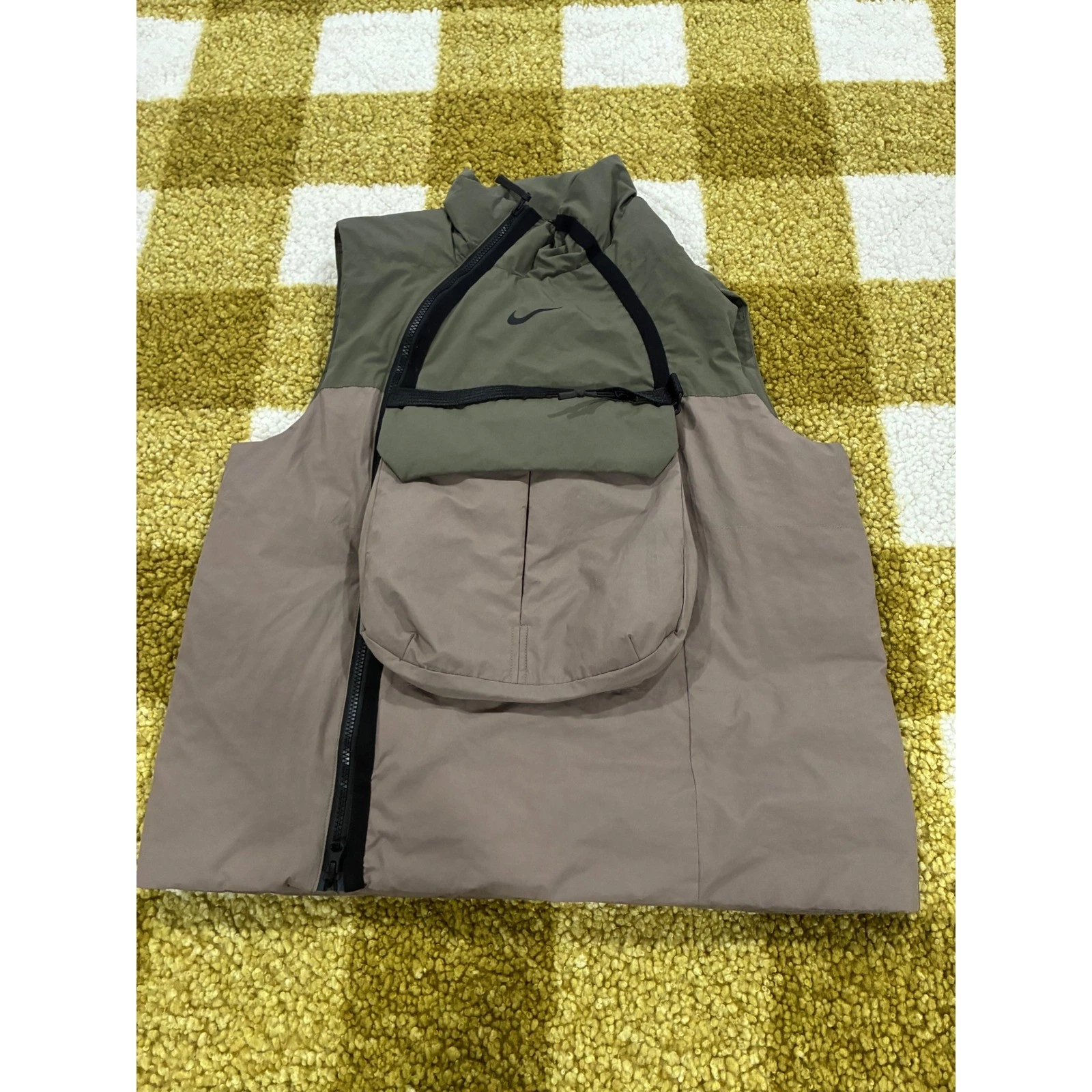Nike Tech Pack Insulated Vest Mens Medium Olive Mauve Asymmetrical Zip Outerwear