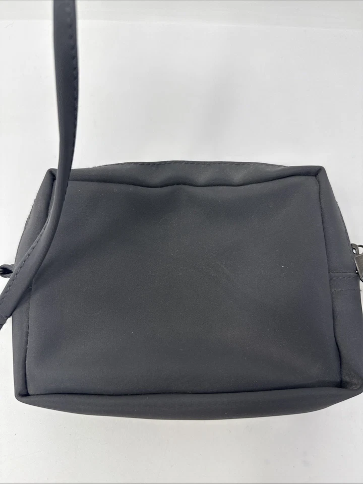 Bolso sin asas Mary Kay The Very Hip Duo bandolera de hombro maquillaje cosmético con espejo Foto 2 de 4