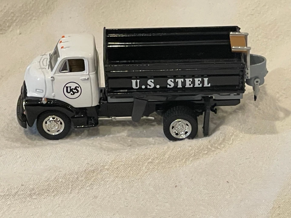Matchbox Collectibles Models of Yesteryear 1948 GMC Dump Truck US Steel YYM36836 - Image 2 of 4