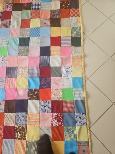 VINTAGE PATCH QUILT BLANKET 92" X 75" - Picture 7 of 24