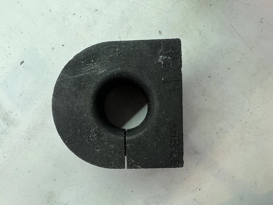 Aislador de eje estabilizador GM 14071381 Foto 3 de 4