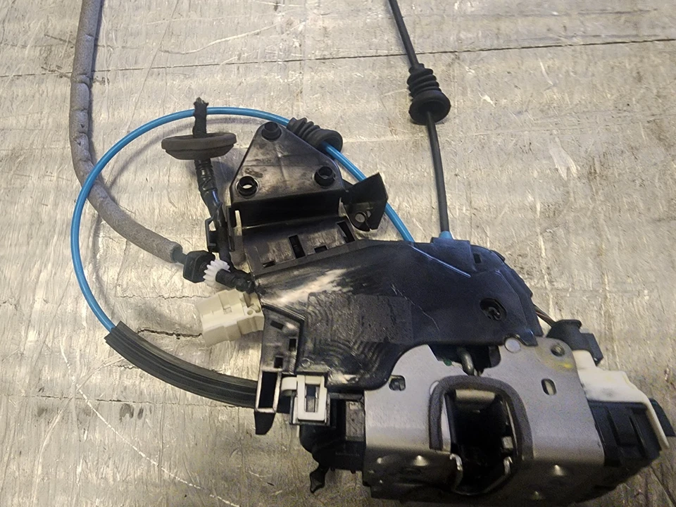 Mercedes-Benz Clase E 2010 puerta trasera derecha pestillo cerradura actuador OEM Foto 4 de 4