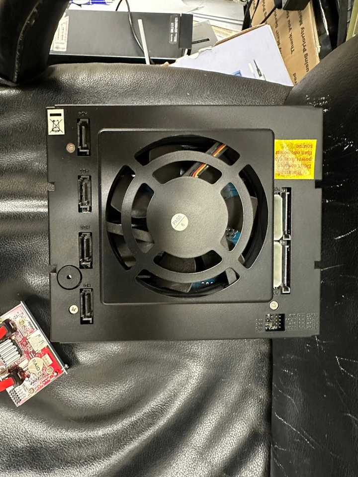 Addonics Snap-In Disk Array for 4 SATA Hardrives & cable board computer storage - Image 3 of 4