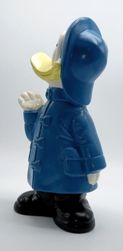 Figura de cerámica vintage del Pato Donald en impermeable Walt Disney Productions 9" - Imagen 3 de 6