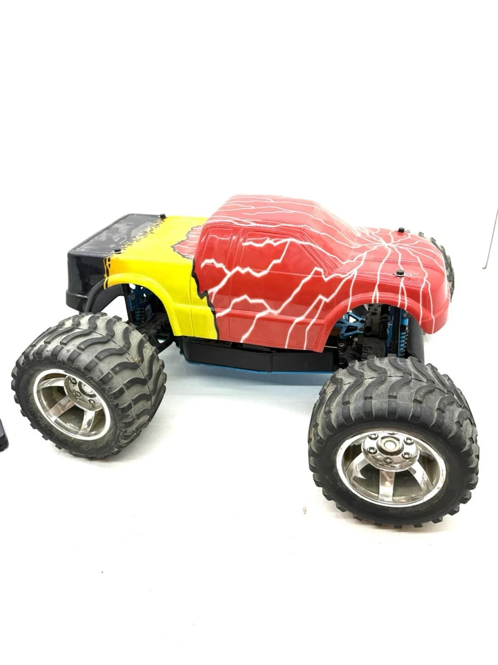 VINTAGE Duratrax Thunderquake Rc Truck 1:8 Scale Nitro - Image 4 of 4