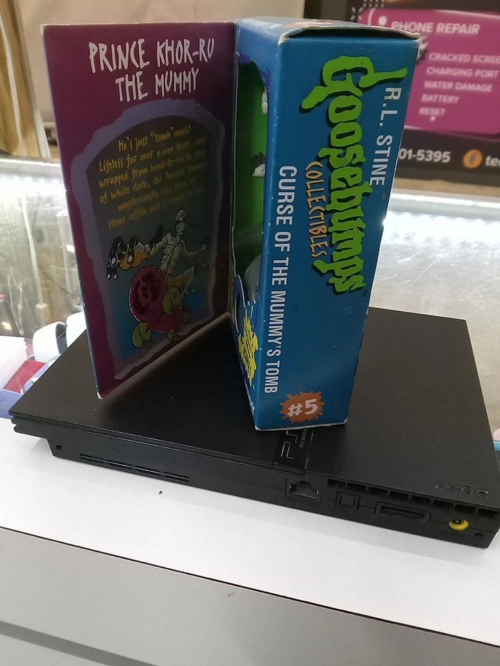 Goosebumps 收藏品 #5 Curse Of The Mummy’s Tomb 玩具 1996 — 第 3/4 张图片