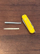 VICTORINOX PHARMACY KNIFE--RETIRED--SWISS ARMY KNIFE--V407