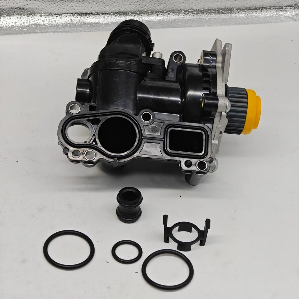 Water Pump Assy 06H121026 For Audi A3 A4 A5 A6 Q3 Q5 TT 2.0 VW Jetta Golf Beetle Foto 3 de 4