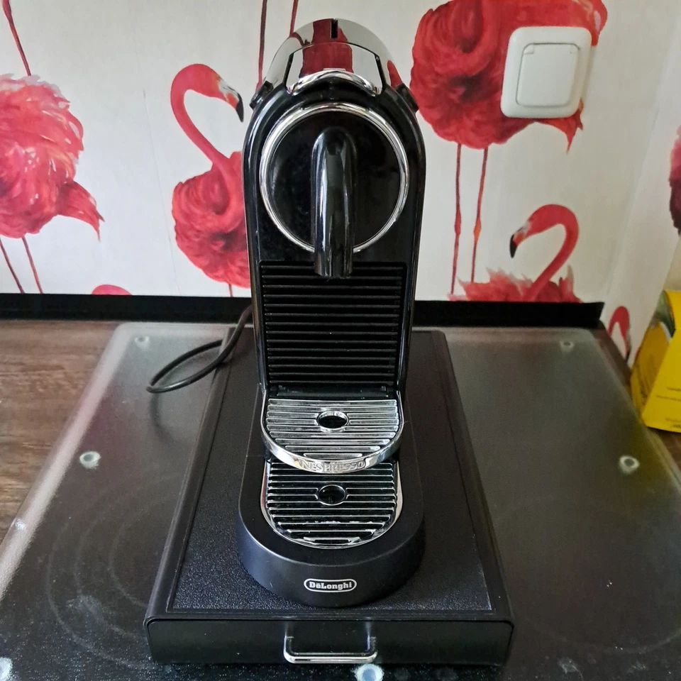 De'Longhi Citiz Nespresso Kaffeekapselmaschine - Schwarz (EN167.B)