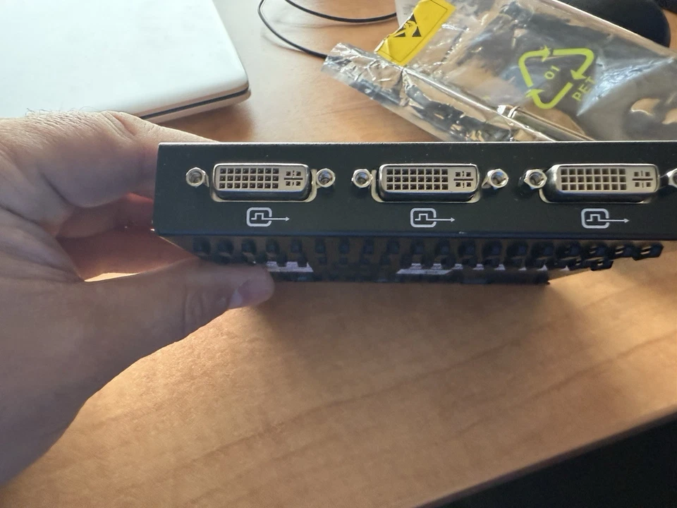 MATROX DualHead2Go Digital Edition External Multi-Display Adapter VGA to DVI - Image 3 of 4