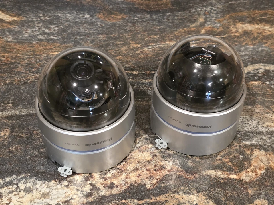 2 Panasonic WV-NF284 I-Pro Indoor Color Fixed Dome Security Camera 2.8-10mm - Image 2 of 4