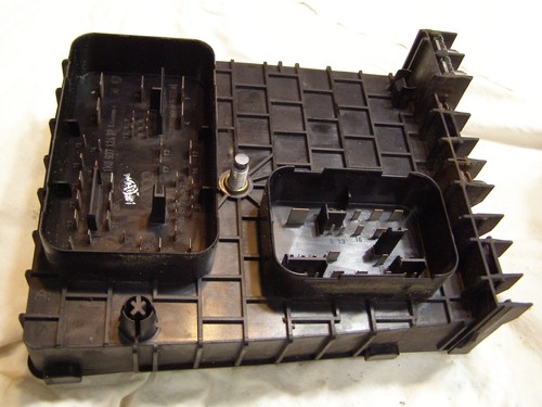 OEM 2008 Volkswagen Jetta Wolfsburg Fuse Relay Box Block w/ Cover 1K0937124 P - Picture 5 of 7