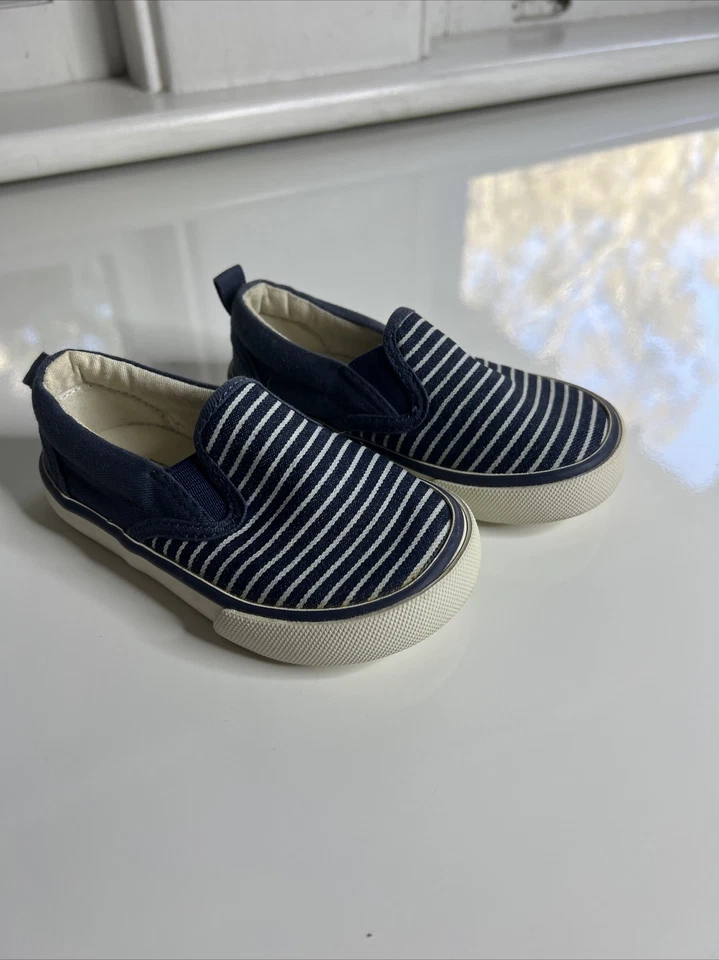 Zapatilla deportiva Gap para niñas niños azul blanco a rayas de lona talla 5 azul marino sin cordones furgonetas Foto 2 de 4