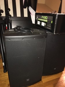 mackie speaker stands