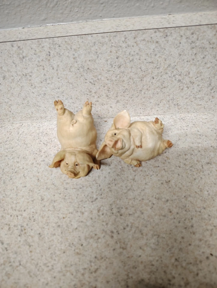 Pigtime Collection Vintage Resin 2 Pigs Figurine 3.5 - Image 2 of 4
