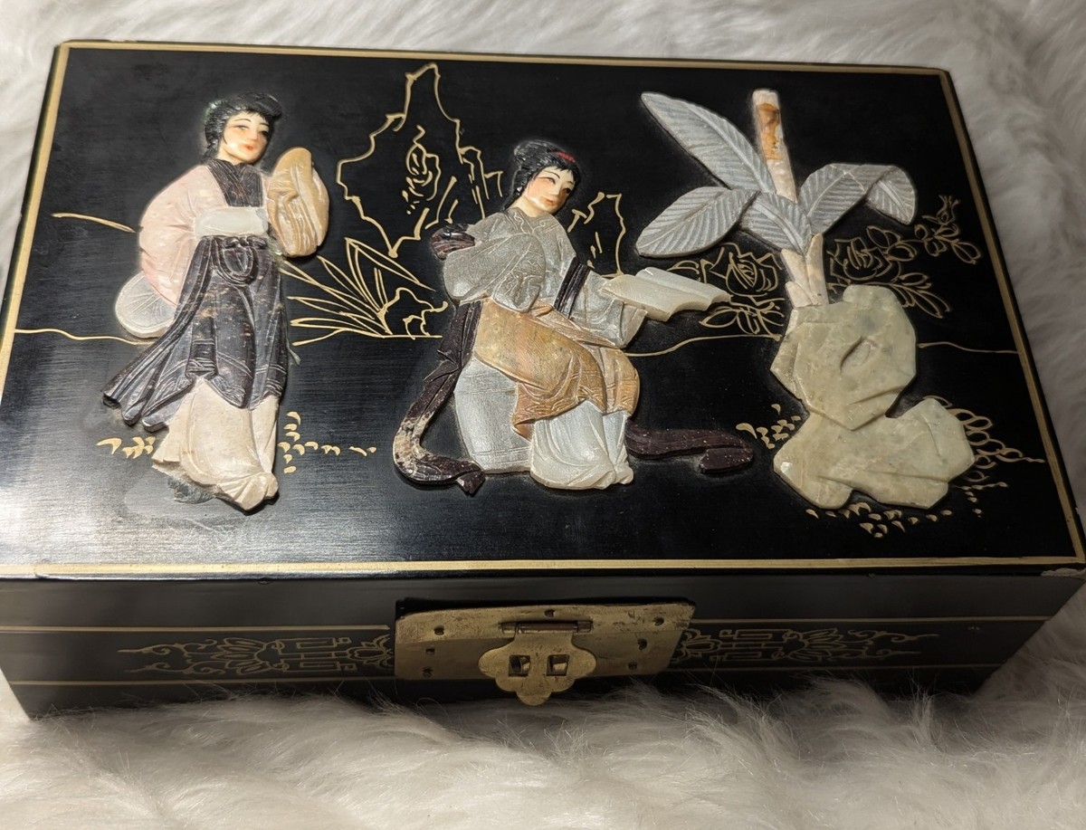 洋楽 QUEEN GEISHA BOYS 1976 JAPAN TOUR BOX Queen – Geisha Boys – Vinyl (LP, Unofficial Release), 1979