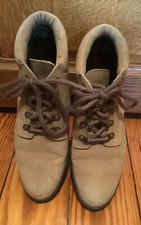 Bass Ladies Size 8.5 Ankle Boot by Bass Nice Condition