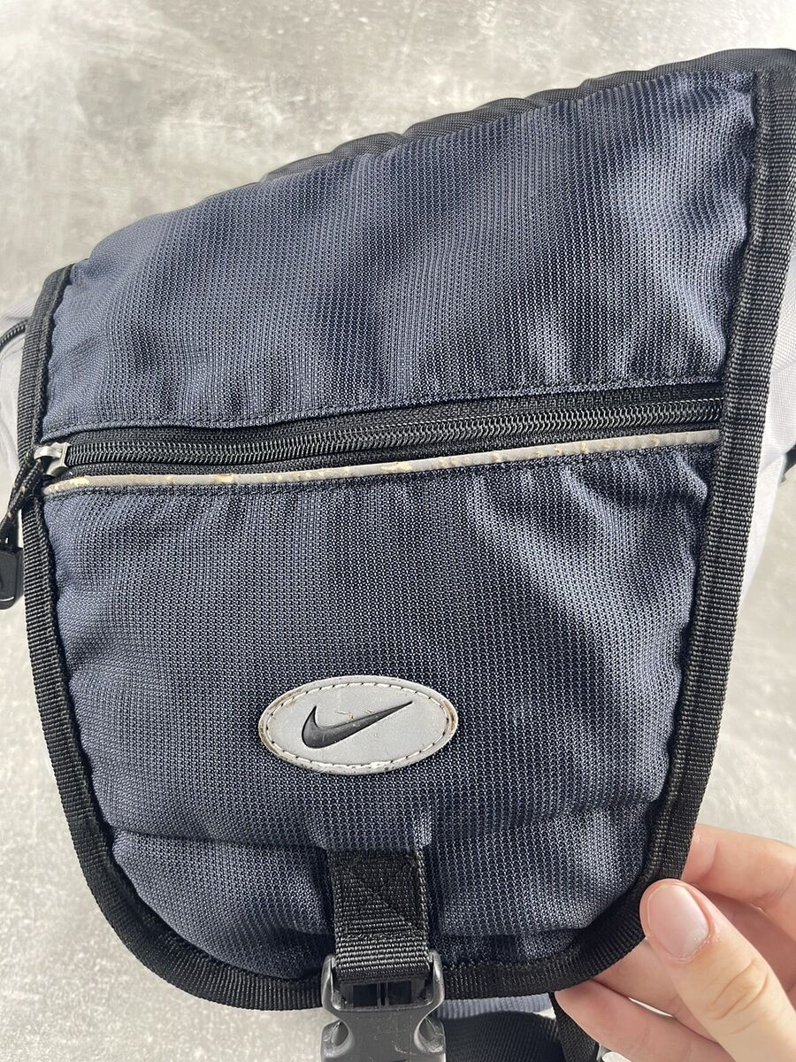Nike Rare Vintage Sling Bag 90's Grey / Blue Reflective FO Nike Rare Vintage Sling Bag 90's Grey / Blue Reflective FO