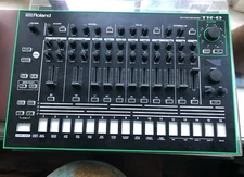 Roland Aira TR-8 Rhythm Performer Drum Machine Lightly Used with Original Box