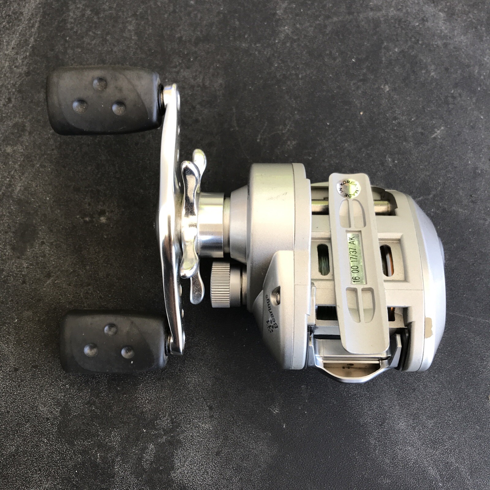 Abu Garcia Revo STX Reel in nice condition!!