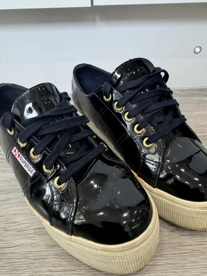 Zapatillas deportivas SUPERGA de charol negras para mujer, talla 4,5 Foto 2 de 4