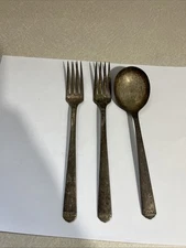 Misc Vintage 1 Spoon 2 Forks Wm Rogers Old Company Silver Plate Oneida Ltd