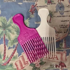 VTG Goody Picks Croc Textured Set of 2 Pink White USA Lift Comb Hair Collector