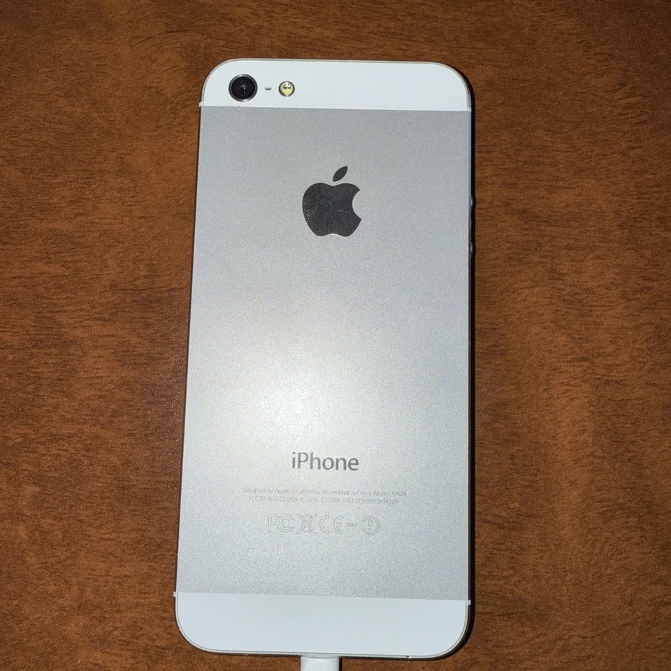 Apple iPhone 5 A1428 16GB White (AT&T) No AC/SIM w/Battery (Grade A) - Image 2 of 2