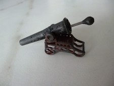 retro-collection-ancien petit canon jouet - style plomb