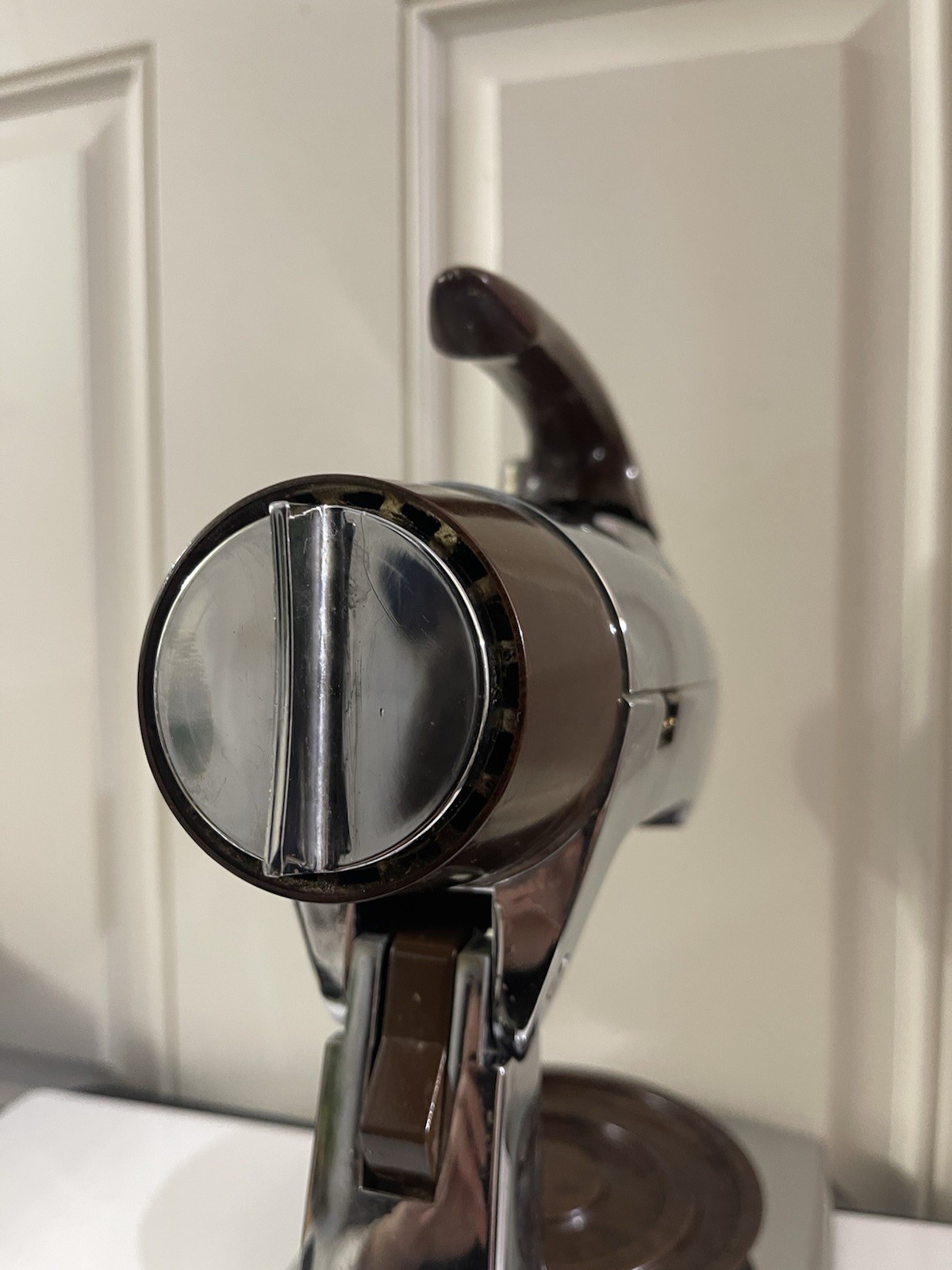 VINTAGE SUNBEAM 1-8B MIXMASTER 12 SPEED MIXER BROWN/CHROME W/BEATERS No Bowls