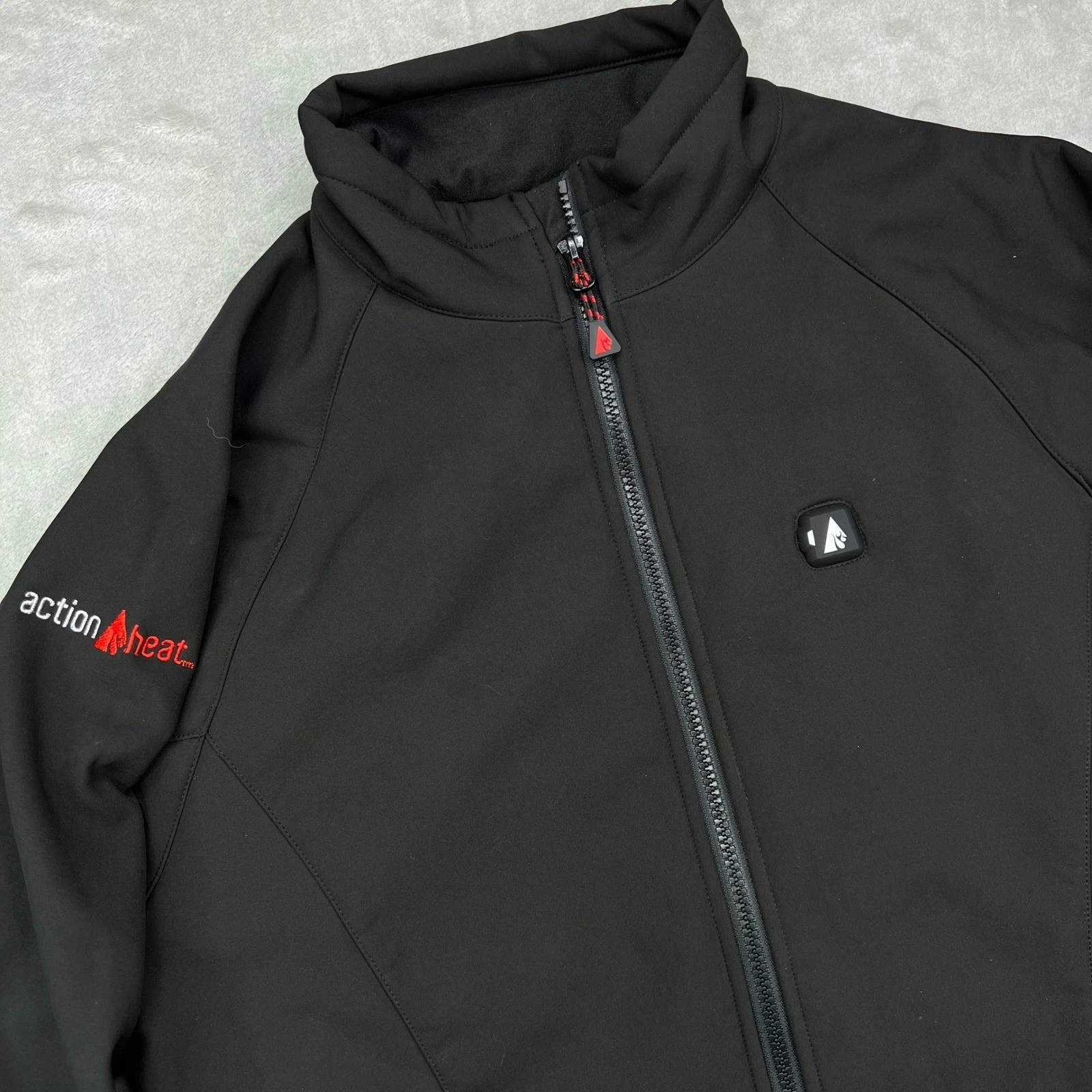 ActionHeat 5V Heated Softshell Jacket Mens Medium Black Solid Full Zip Coat
Opens in a new window or