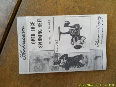 Vintage Shakespeare 2052 Spinning Reel With Box and Instruction