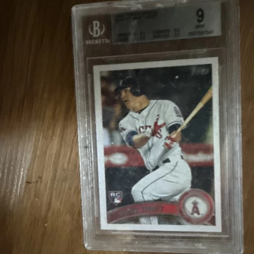 2011 MIKE TROUT BOWMAN CHROME ROOKIE #175 Card BECKETT 9.5 Centering 9