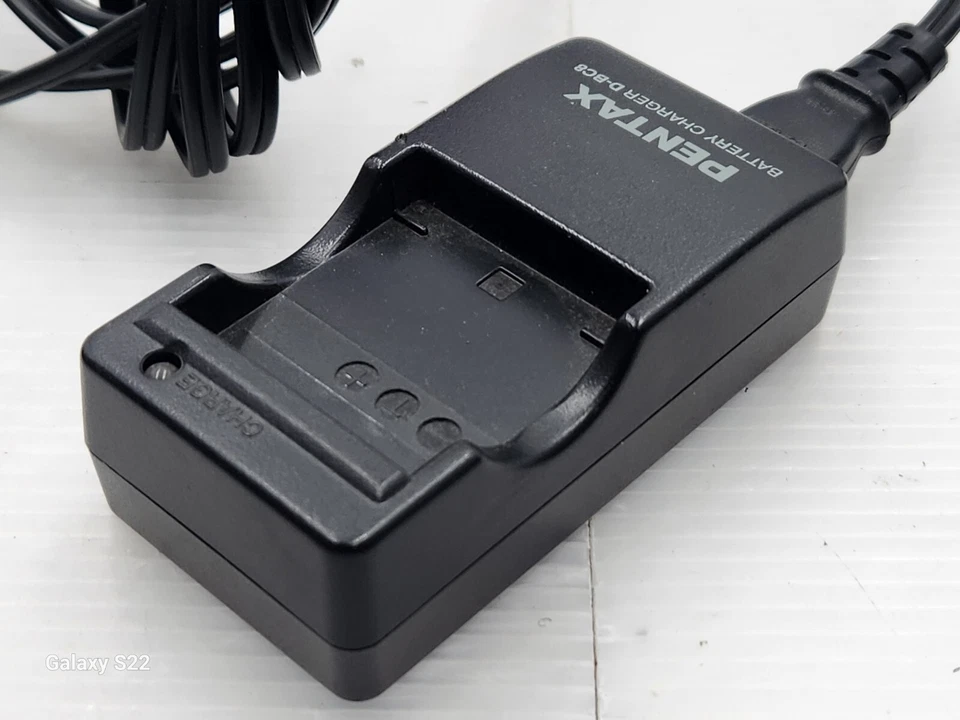 Genuine Pentax D-BC8 Battery Charger for DL18 Optio S6, S5z, S5i, WPi WP 31755 - Image 2 of 4