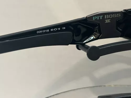 Oakley Pit Boss 2 Sunglasses Gorpcore OO9137-01 Polished Black New In Box - Picture 5 of 7