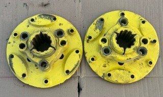 JOHN DEERE STYLED B 9 BOLT PRESSED STEEL HUB HUBS ATTN PULLERS PERFECT SET