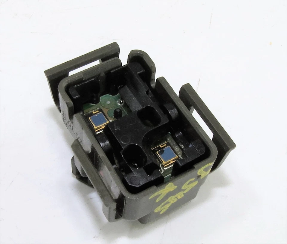 2038206585 Mercedes-Benz C-Class W203 Windscreen Light Sensor 5DF008073 - Image 4 of 4