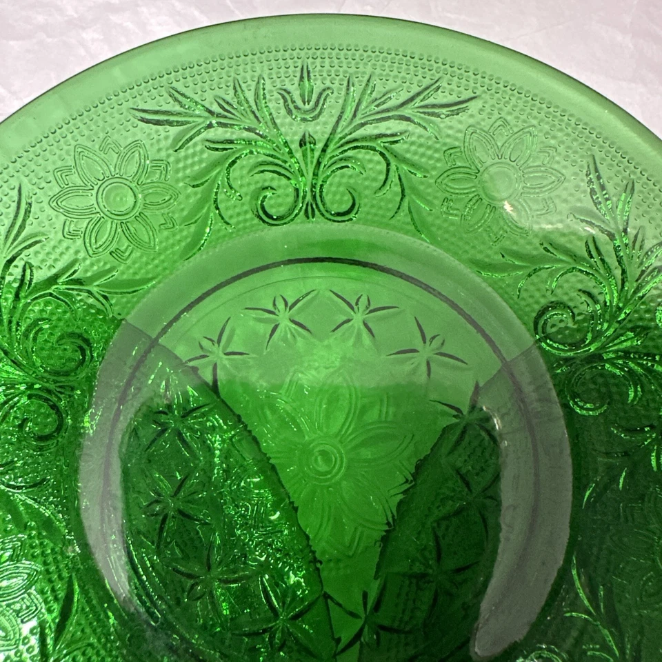 Set Of 4 Vintage Emerald Green Sandwich Depression Glass 4.5" Saucer - Image 4 of 4