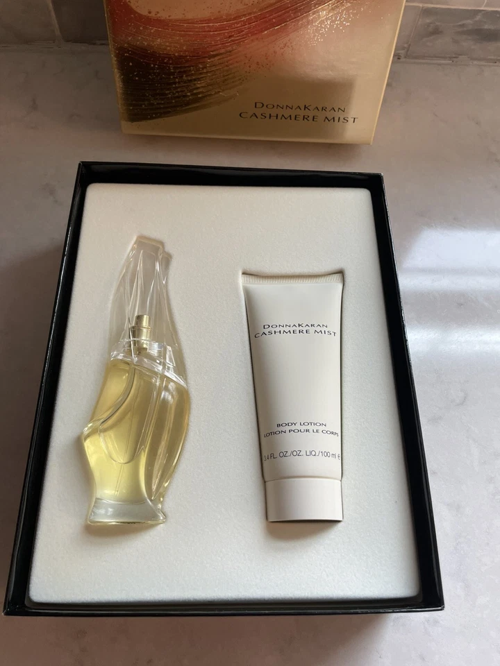 КАШЕМИРОВЫЙ ТУМАН DONNA KARAN ПОДАРОЧНЫЙ НАБОР 1,7 унц парфюмированная вода спрей 3,4 унц лосьон для тела - Изображение 2 из 4