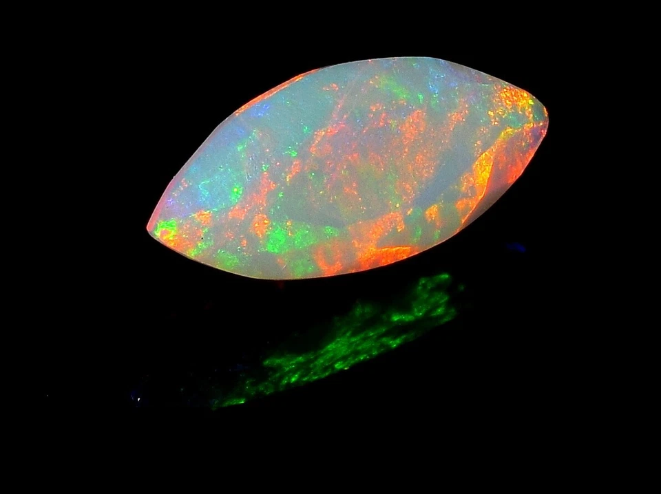 Piedra preciosa suelta corte facetado ópalo etíope piedra talla ópalo liso forma marquesa Foto 3 de 4