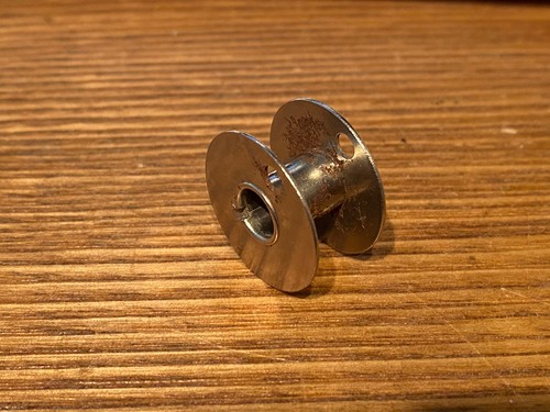 Vintage Singer 15 Sewing Machine Part (1920) - Bobbin - Picture 2 of 2