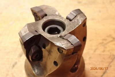 USED, MILLING MACHINE CUTTER HEAD WITH CARBIDE INSERTS