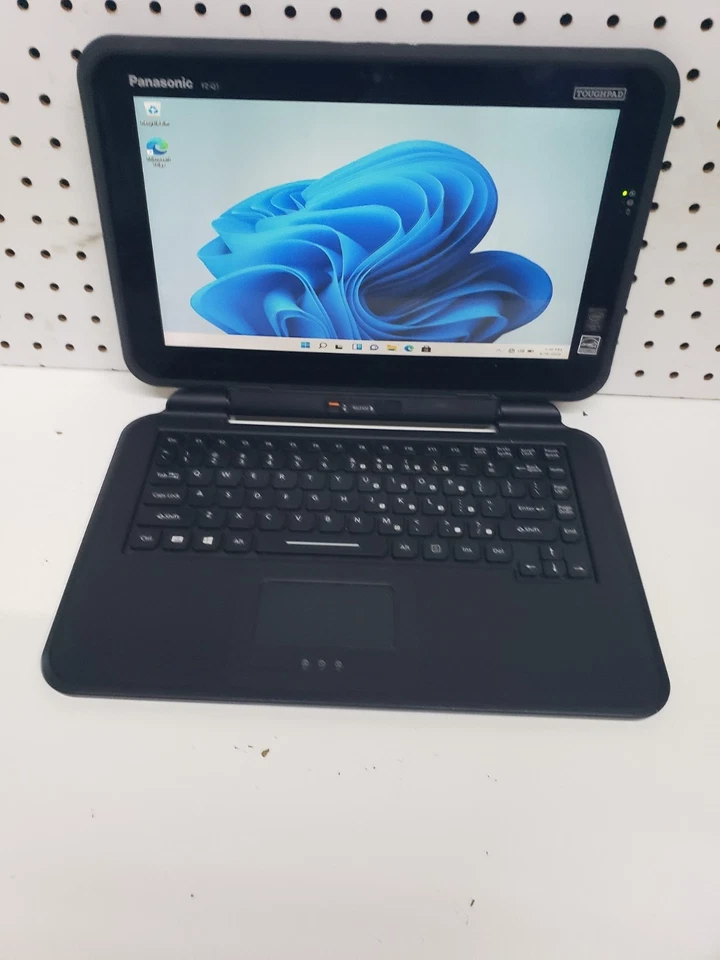 Panasonic Toughbook FZ-Q1 Tablet i5-4302Y 1.6GHZ 8GB Keyboard 256GB SSD  - Image 2 of 4