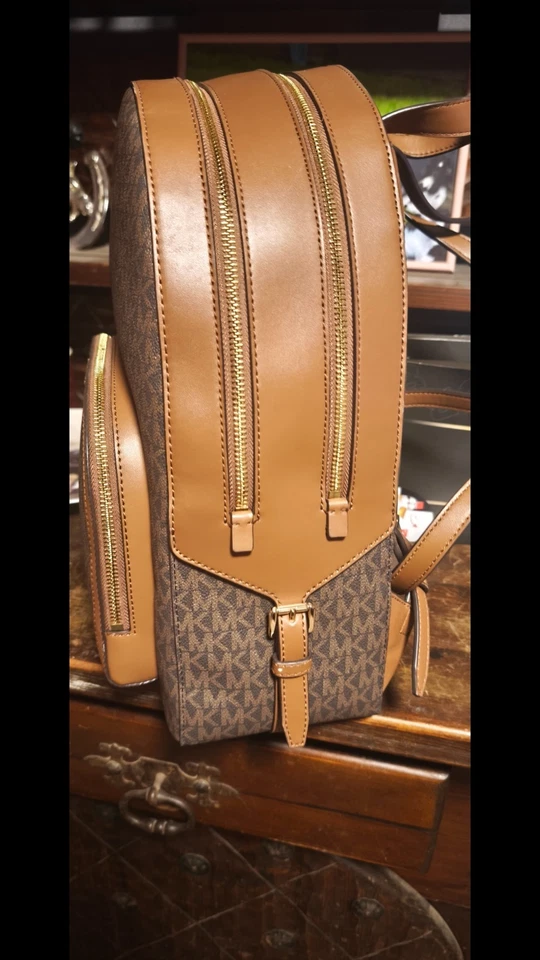 joli grand sac a dos Michael Kors neuf jamais servi,avec poche - Photo 2/4
