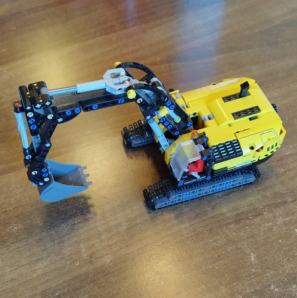 LEGO Technic 42121 Heavy-Duty Excavator, foto 2 di 4