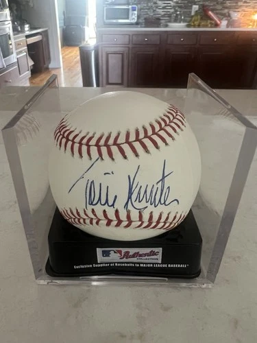 Torii Hunter Autographed Official MLB Baseball Minnesota Twins