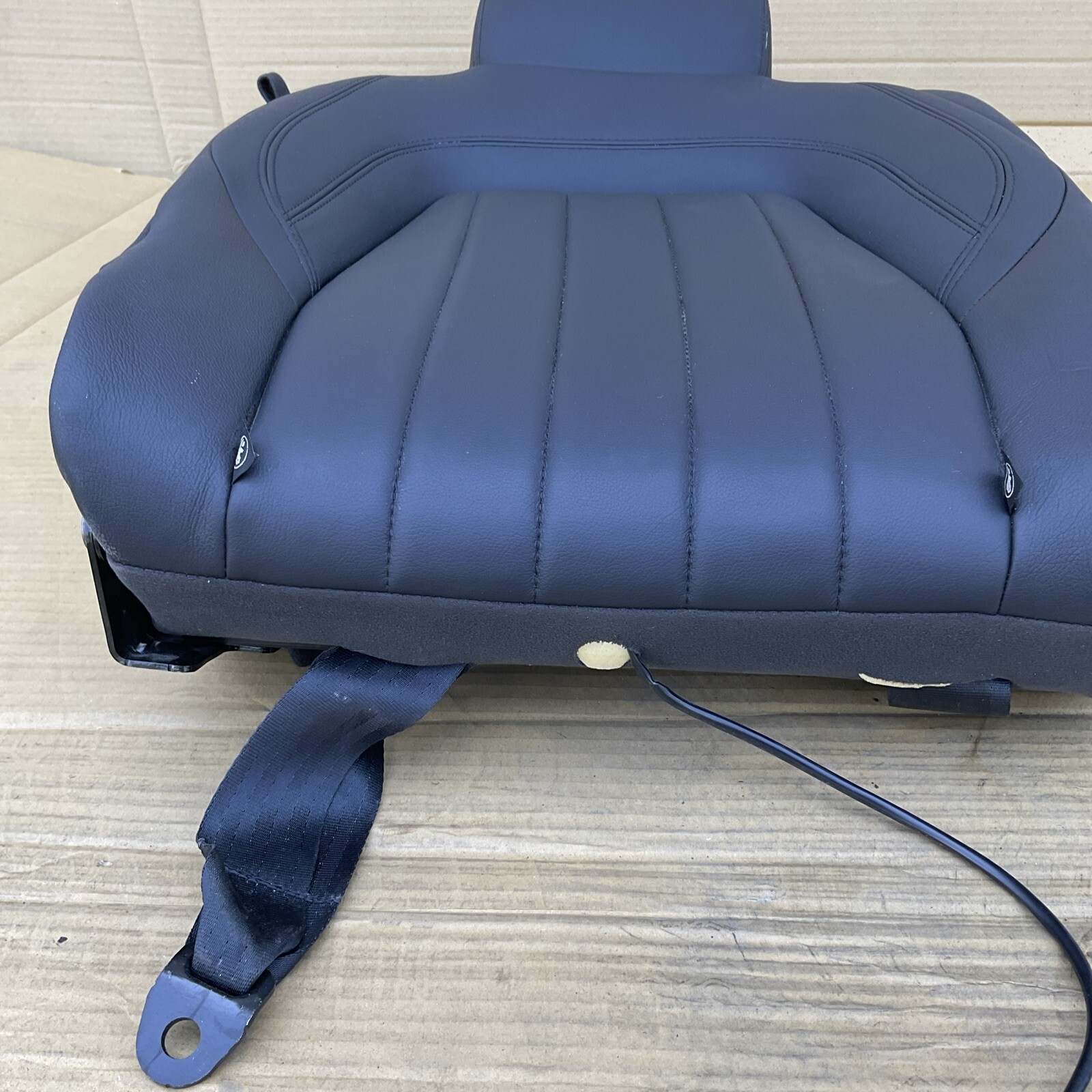 2014-2019 MASERATI QUATTROPORTE RIGHT PASSENGER REAR UPPER SEAT CUSHION OEM
