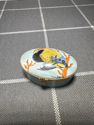 Vintage Limoges Peint Main Scotland Yard Studio Trinket Box Fish