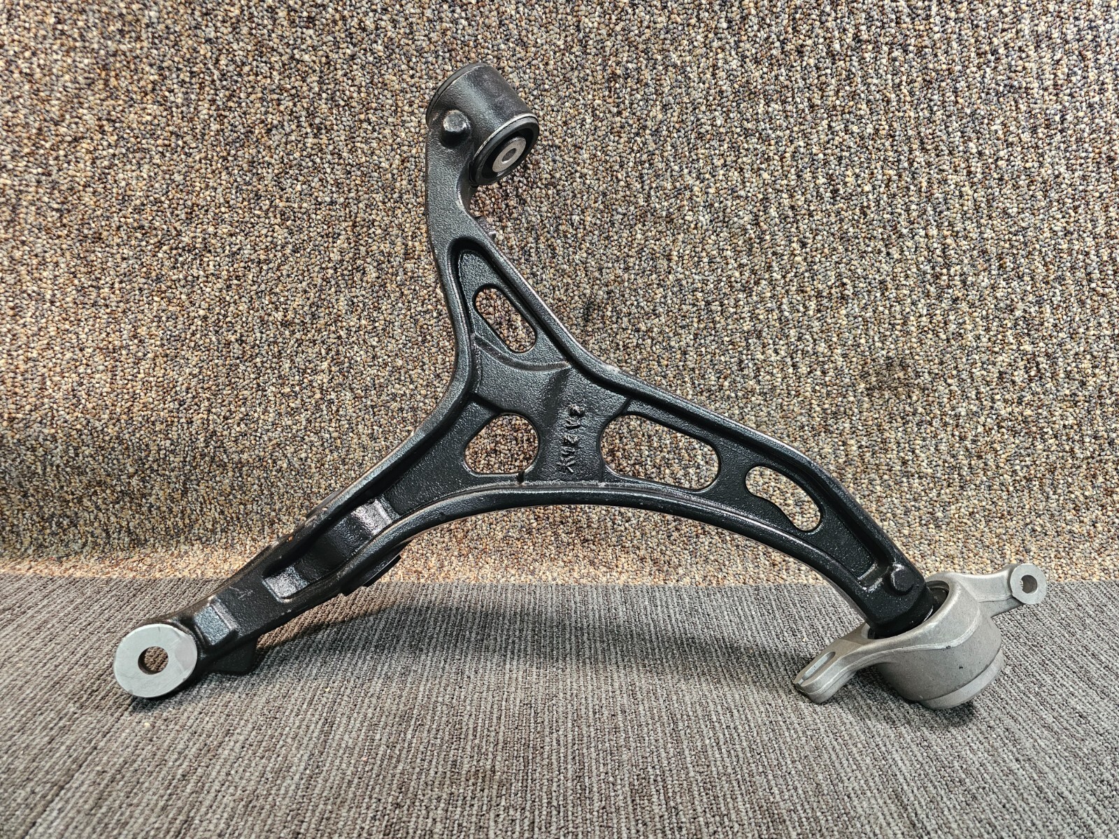 METRIX PREMIUM 0124 Left Control Arm Powder Coated Black